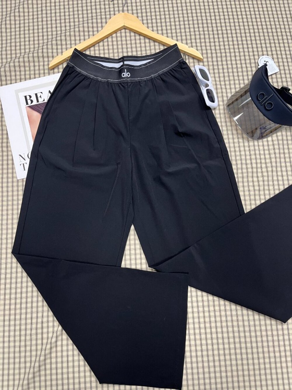 🔥Obsessed!NWT ALO Yoga Suit Up Trouser Black (Regular) Brunch Pants 🖤 - Picture 2 of 9